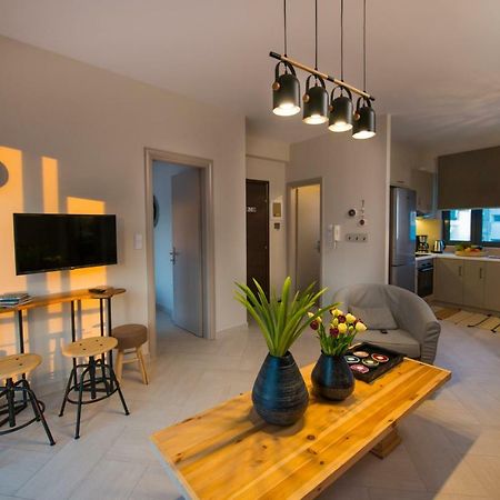 Marios Home, A Cozy And Spacious Apartment Near Downtown Preveza Buitenkant foto