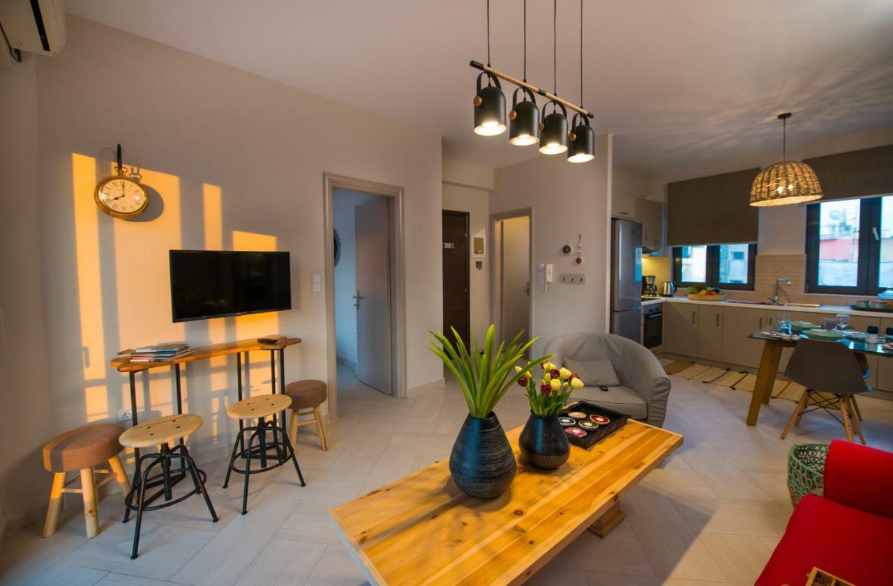 Marios Home, A Cozy And Spacious Apartment Near Downtown Preveza Buitenkant foto