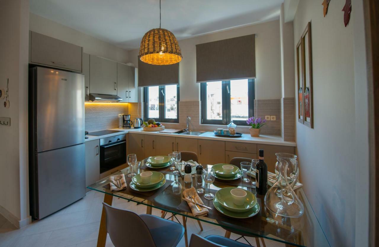 Marios Home, A Cozy And Spacious Apartment Near Downtown Preveza Buitenkant foto